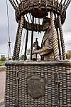 Памятник Жюлю Верну в Нижнем Новгороде