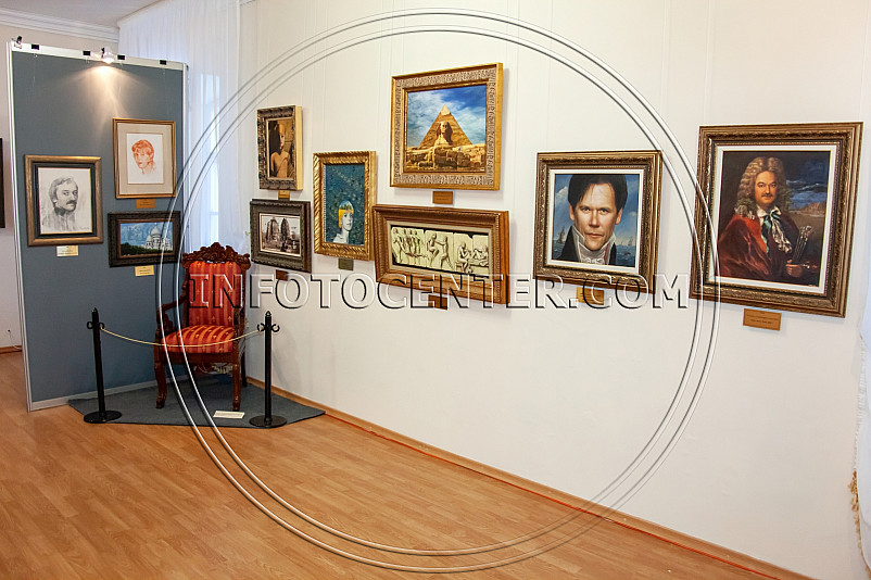 Выставка Никаса Сафронова в Томске, 2012 год