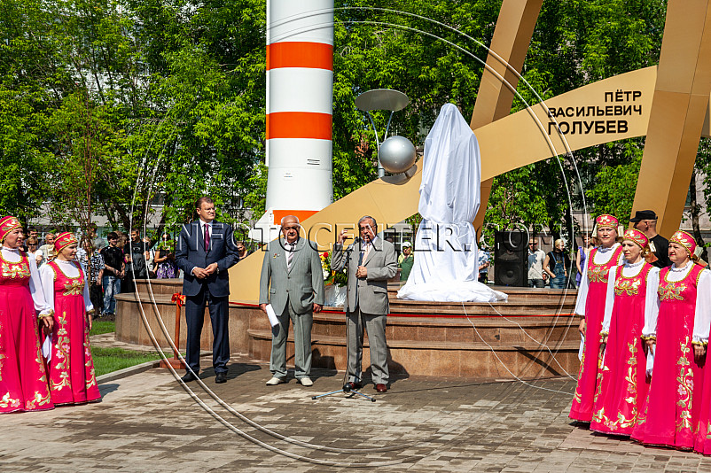 Открытие мемориального комплекса и памятника Петру Голубеву